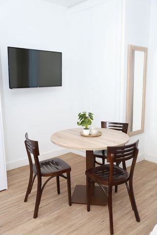 Imagen de la habitación del Apartahotel New Point Opera. Foto 7