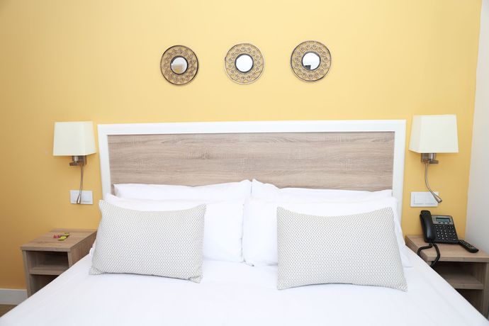 Imagen de la habitación del Apartahotel New Point Opera. Foto 17