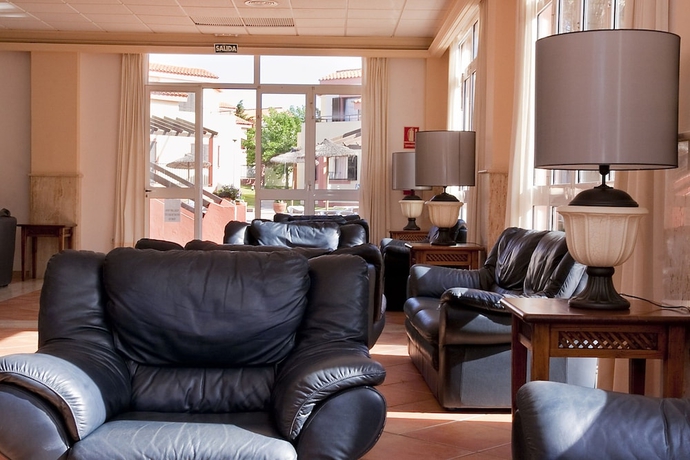 Imagen del bar/restaurante del Apartahotel Nuramar Resort and Villas. Foto 4