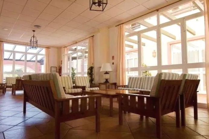 Imagen del bar/restaurante del Apartahotel Nuramar Resort and Villas. Foto 5