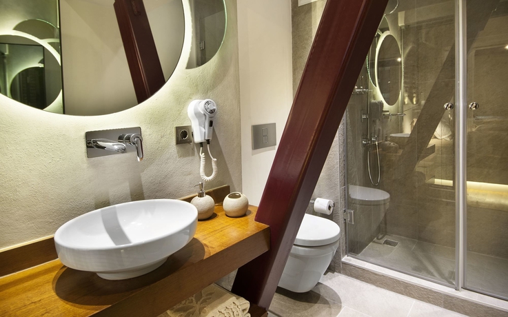 Imagen de la habitación del Apartahotel Nuru Ziya Suites. Foto 12