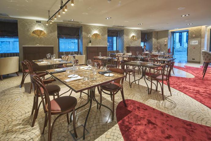 Imagen del bar/restaurante del Apartahotel O Artista Suites by Europe,. Foto 5