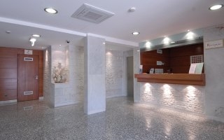 Imagen de los interiores del Apartahotel Olhos D'Agua. Foto 7