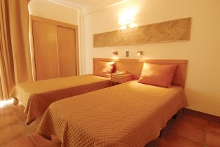 Imagen de la habitación del Apartahotel Olhos D'Agua. Foto 5