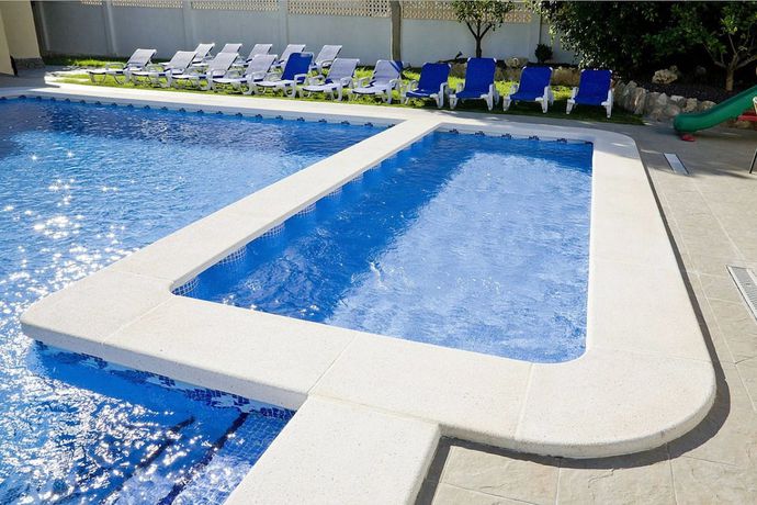 Imagen de la piscina del Apartahotel Ona Aldea del Mar. Foto 19