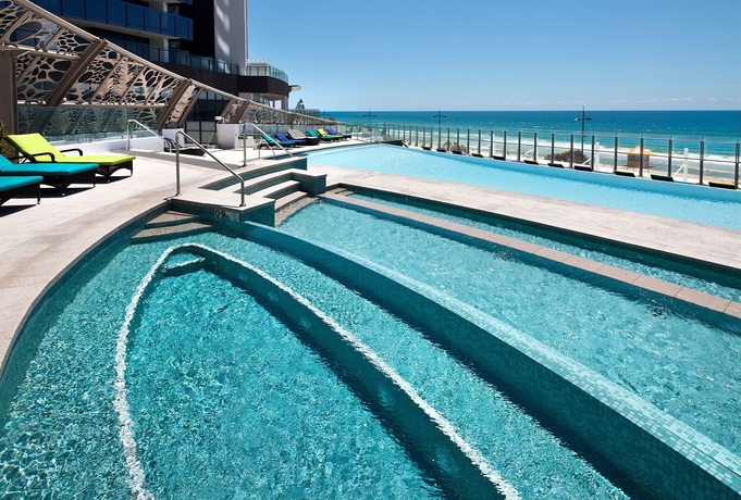 Imagen de la piscina del Apartahotel PEPPERS SOUL SURFERS PARADISE. Foto 15