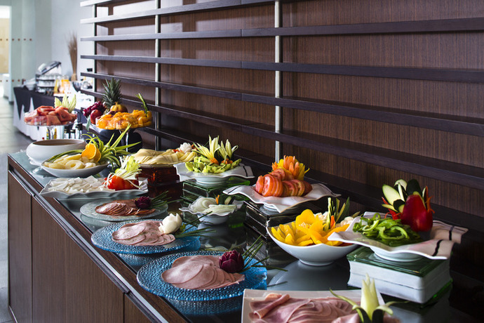 Imagen del bar/restaurante del Apartahotel Pelican Alvor. Foto 3