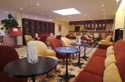 Imagen del bar/restaurante del Apartahotel Pestana Atalaia Ocean Aparthotel. Foto 15