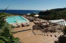 Imagen de la piscina del Apartahotel Pestana Atalaia Ocean Aparthotel. Foto 36