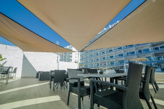 Imagen del bar/restaurante del Apartahotel Pierre & Vacances Mallorca Deya. Foto 2