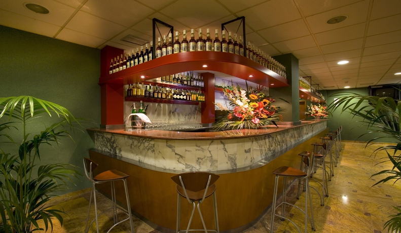 Imagen del bar/restaurante del Apartahotel Playas de Liencres. Foto 5