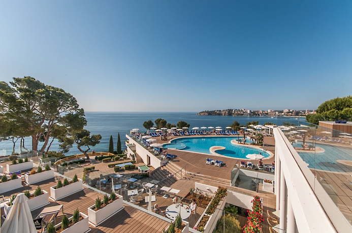 Imagen de la piscina del Apartahotel Ponent Mar. Foto 11