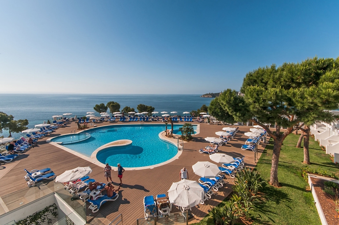 Imagen de la piscina del Apartahotel Ponent Mar. Foto 15