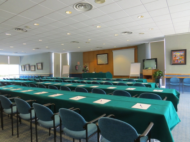 Imagen de los interiores del Apartahotel Ponent Mar. Foto 8