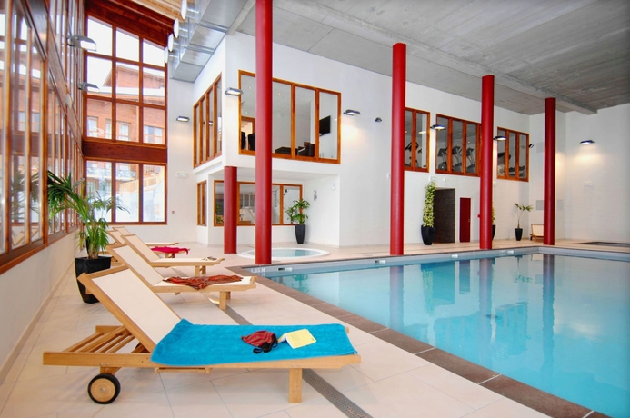 Imagen de la piscina del Apartahotel Prestige Odalys Eden. Foto 18