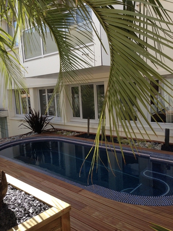 Imagen de la piscina del Apartahotel Privilège Appart Hotel Saint-exupéry. Foto 15