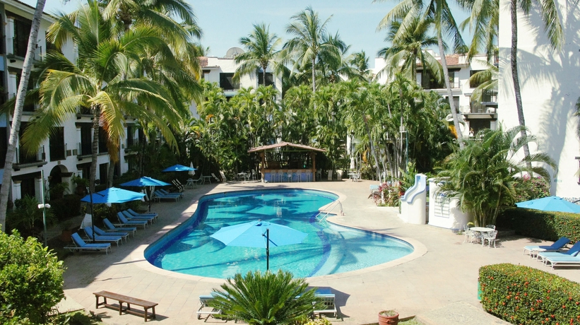 Imagen de la piscina del Apartahotel Puerto De Luna Pet Friendly and Family Suites Hotel. Foto 14