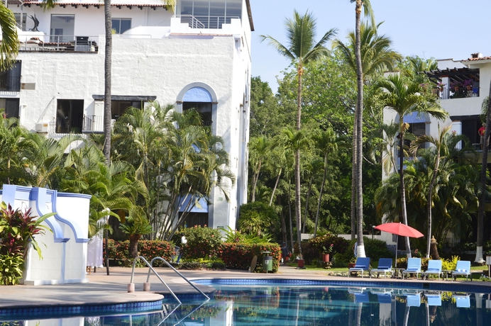 Imagen de la piscina del Apartahotel Puerto De Luna Pet Friendly and Family Suites Hotel. Foto 15