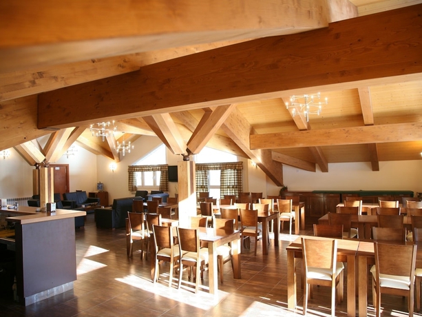 Imagen del bar/restaurante del Apartahotel Rialb Andorra. Foto 5