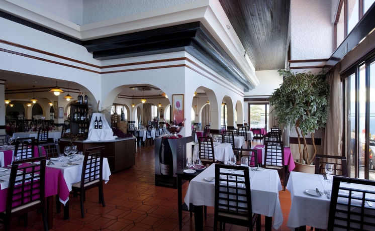 Imagen del bar/restaurante del Apartahotel Royal Orchid, Canico. Foto 9