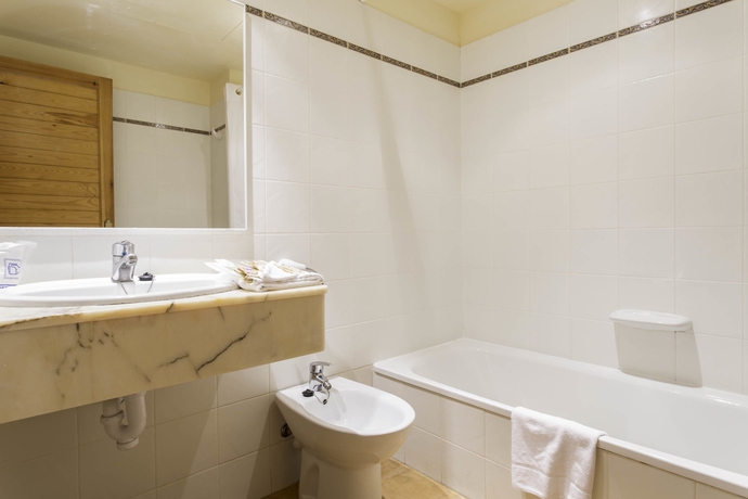 Imagen de la habitación del Apartahotel Rvhotels Sea Club Menorca. Foto 3