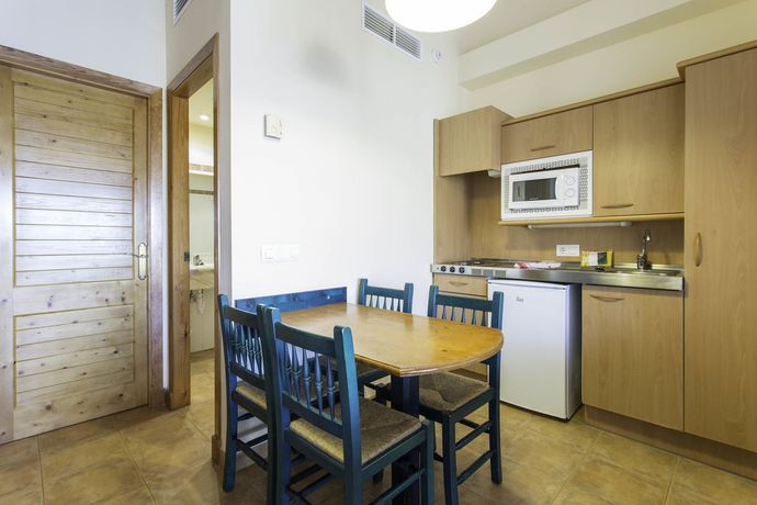 Imagen de la habitación del Apartahotel Rvhotels Sea Club Menorca. Foto 7