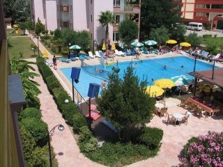 Imagen de la piscina del Apartahotel Safran, Side. Foto 6