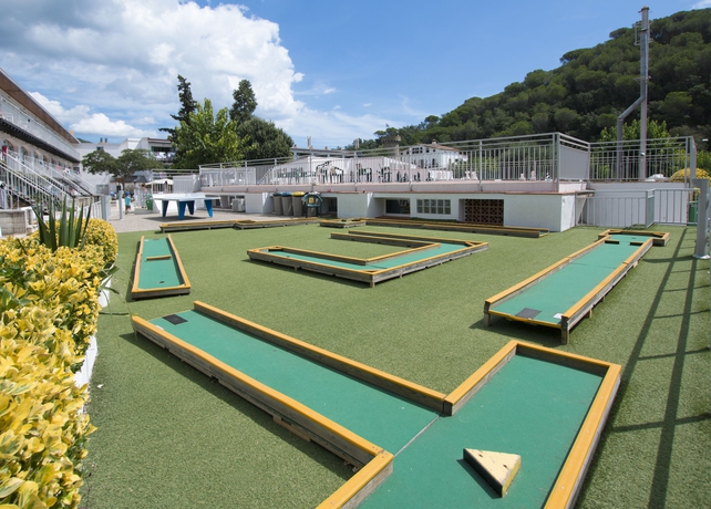 Imagen de los exteriores del Apartahotel Sant Eloi, Tossa de Mar. Foto 11