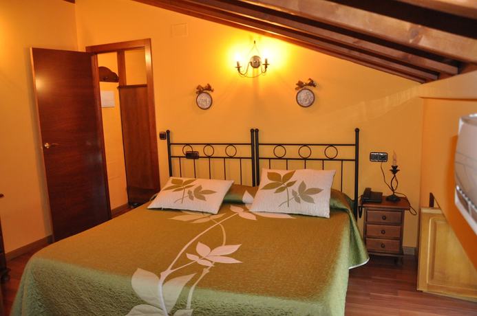 Imagen de la habitación del Apartahotel Santa Marina, Cu&eacute;llar. Foto 6