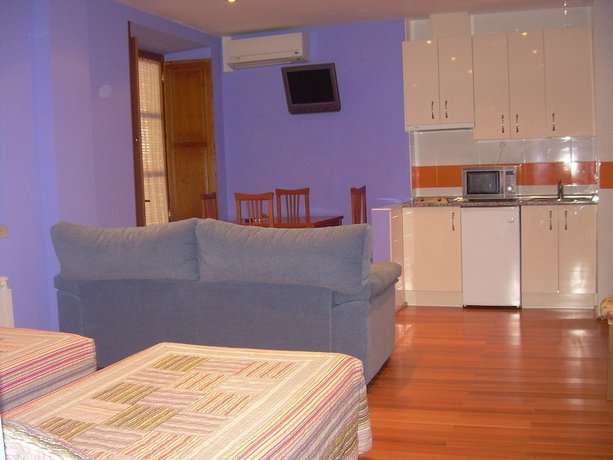 Imagen de la habitación del Apartahotel Santa Marina, Cuellar. Foto 11