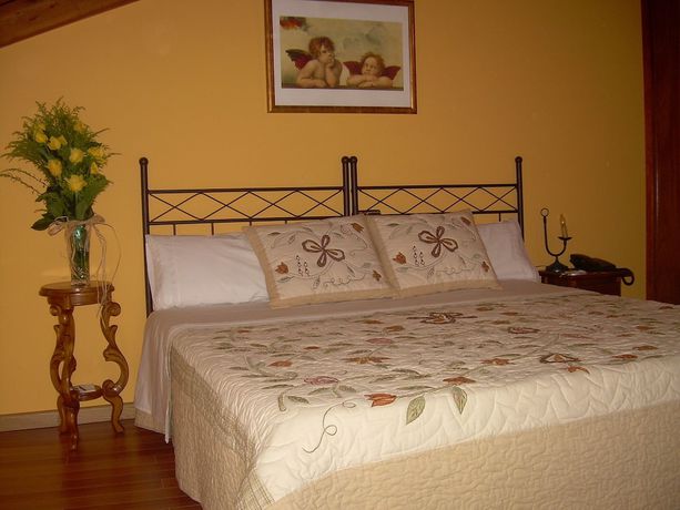 Imagen de la habitación del Apartahotel Santa Marina, Cuellar. Foto 19