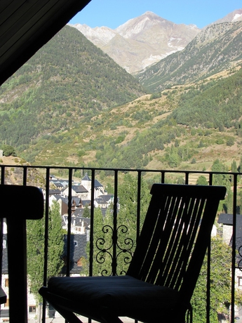 Imagen de la habitación del Apartahotel Sarrato. Foto 16