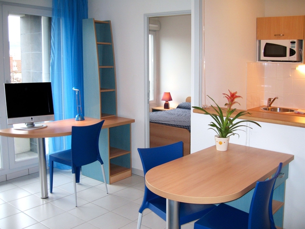 Imagen de la habitación del Apartahotel Séjours and Affaires Poitiers Lamartine. Foto 5