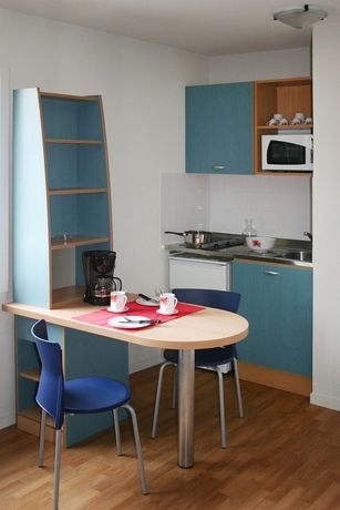 Imagen de la habitación del Apartahotel Séjours and Affaires Poitiers Lamartine. Foto 6