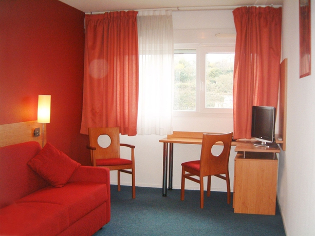 Imagen de los interiores del Apartahotel Séjours and Affaires Poitiers Lamartine. Foto 9