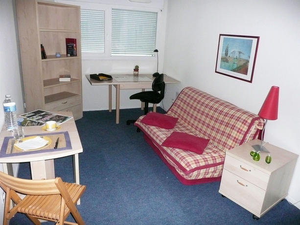 Imagen de los interiores del Apartahotel Séjours and Affaires Poitiers Lamartine. Foto 10