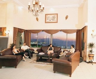Imagen del bar/restaurante del Apartahotel Seaview Suit. Foto 4