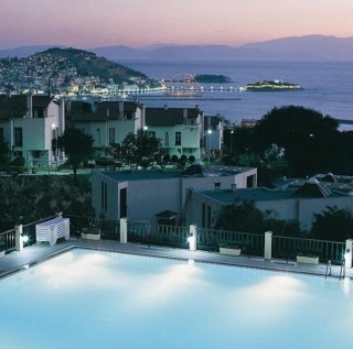 Imagen de la piscina del Apartahotel Seaview Suit. Foto 7