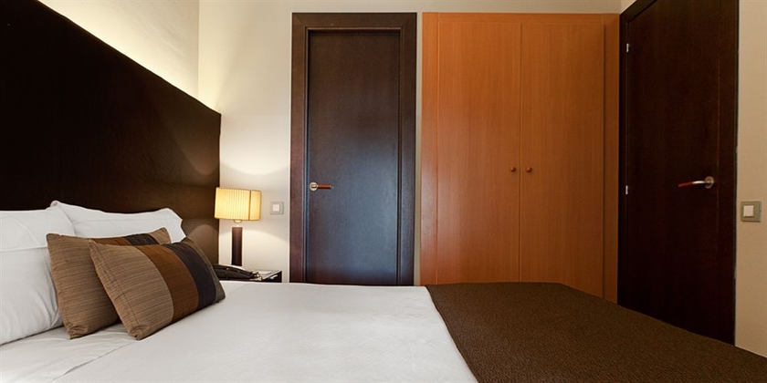 Imagen de la habitación del Apartahotel Senator Barcelona Apartments. Foto 11