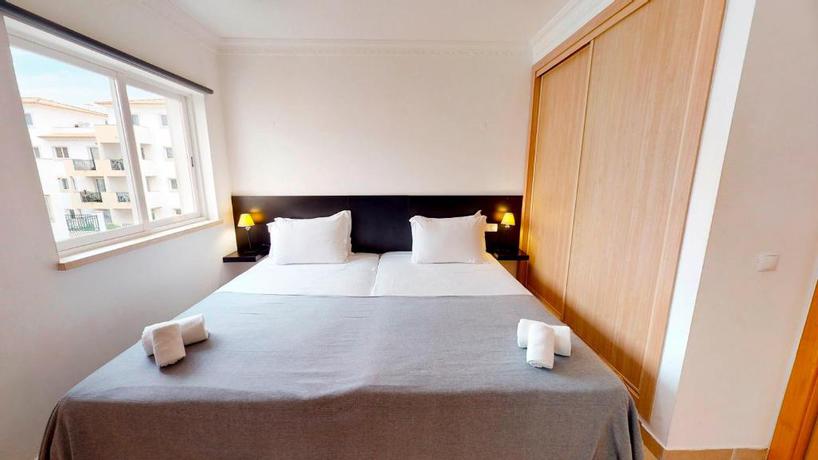 Imagen general del Apartahotel Smy Santa Eulalia Algarve. Foto 5