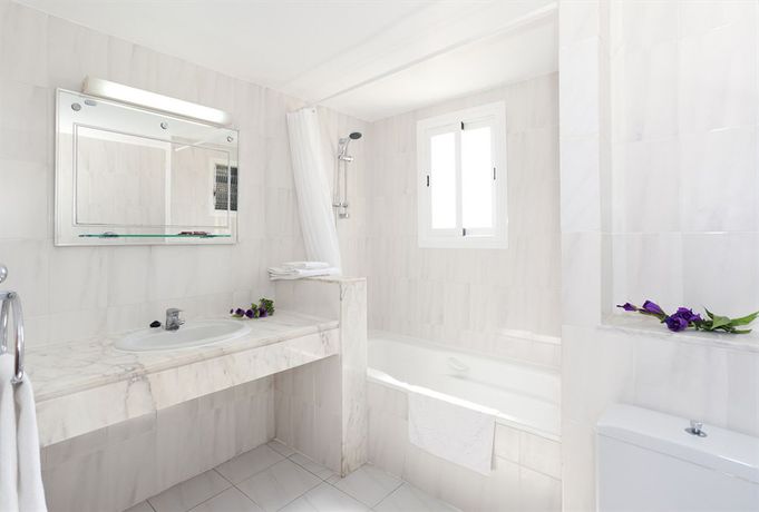 Imagen general del Apartahotel Sol y Mar, Cala Bona. Foto 16