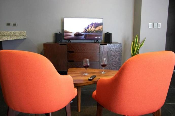 Imagen de la habitación del Apartahotel Sole Suites. Foto 2