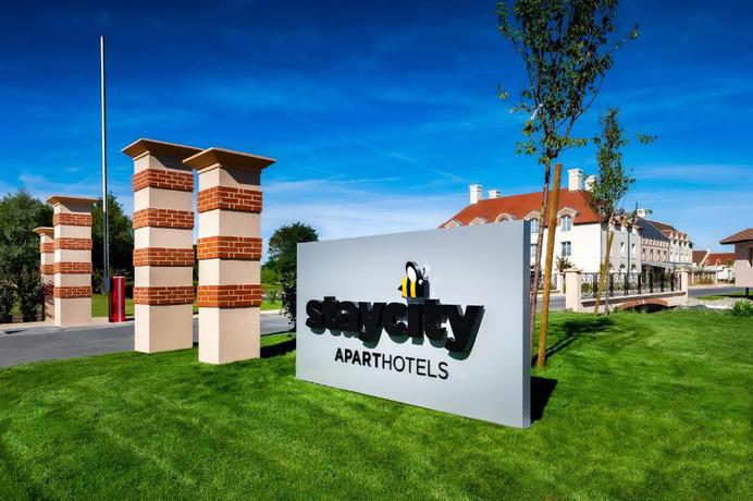 Imagen de los exteriores del Apartahotel Staycity Aparthotels near Disneyland® Paris. Foto 6
