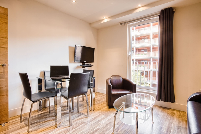 Imagen de los interiores del Apartahotel Staycity s West End. Foto 7