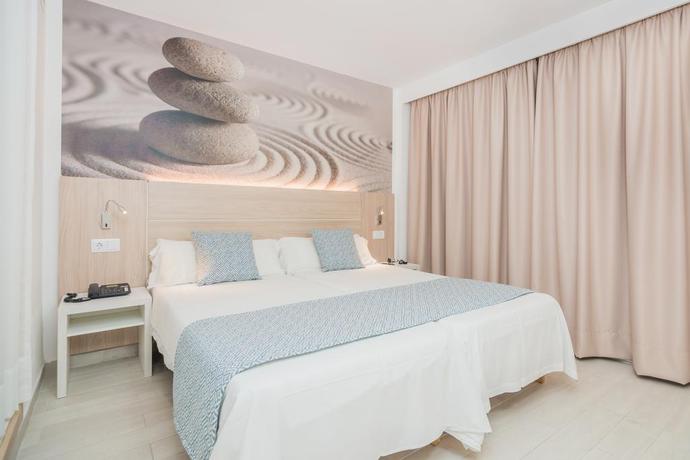 Imagen de la habitación del Apartahotel Sun Beach, Santa Ponsa. Foto 4
