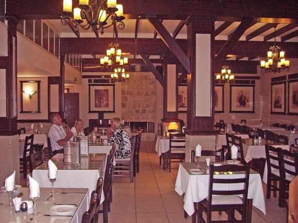 Imagen del bar/restaurante del Apartahotel Tasmaria. Foto 2
