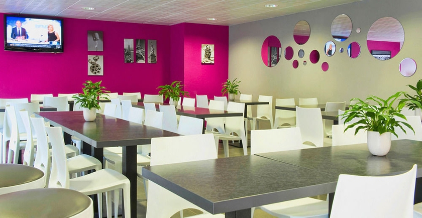 Imagen del bar/restaurante del Apartahotel T&eacute;n&eacute;o Bordeaux Merignac - Aeroport. Foto 2