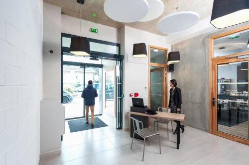 Imagen de los interiores del Apartahotel Ténéo Talence Espeleta. Foto 7