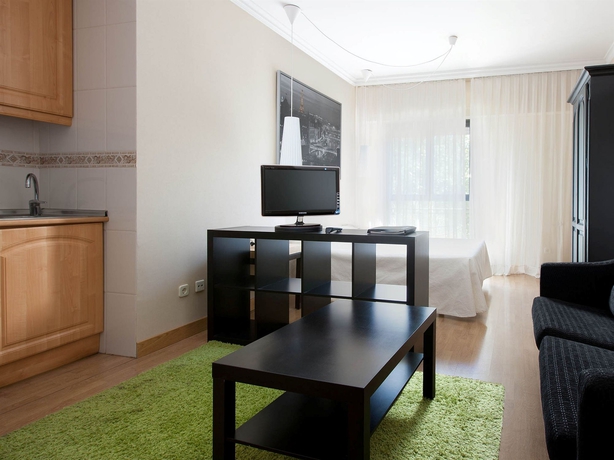 Imagen de los interiores del Apartahotel Th La Florida. Foto 15