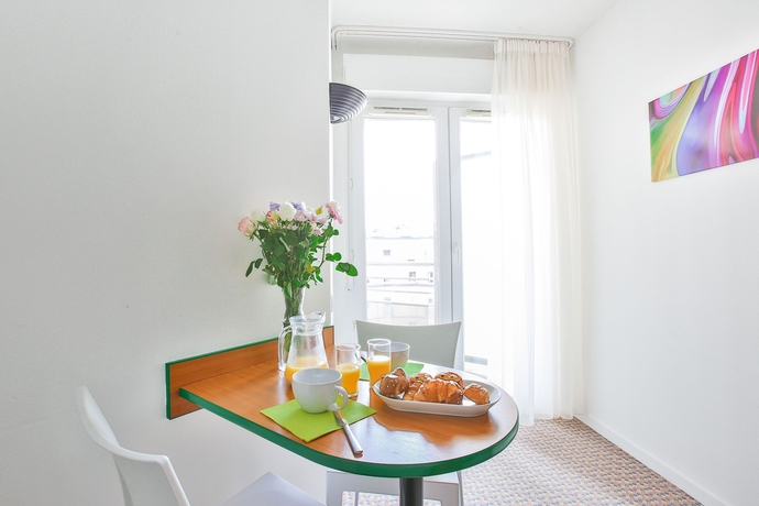 Imagen de la habitación del Apartahotel The Originals R&eacute;sidence, Les Laur&eacute;ades, Clermont-Ferrand. Foto 13